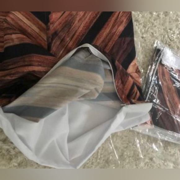 Cushion Covers x 2
Set - Picture 2 of 3